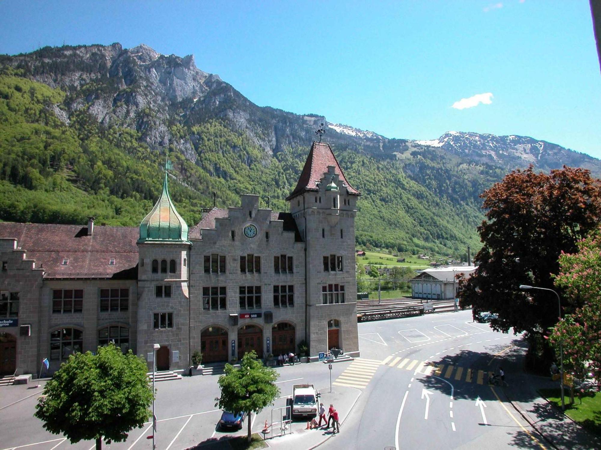 Hotel Post Glarnerhof Glarus Exterior foto