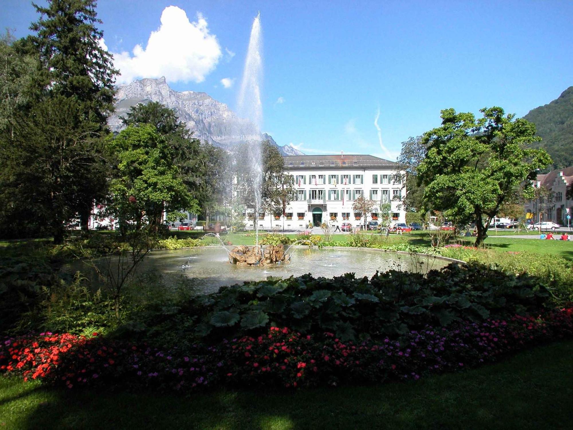 Hotel Post Glarnerhof Glarus Exterior foto