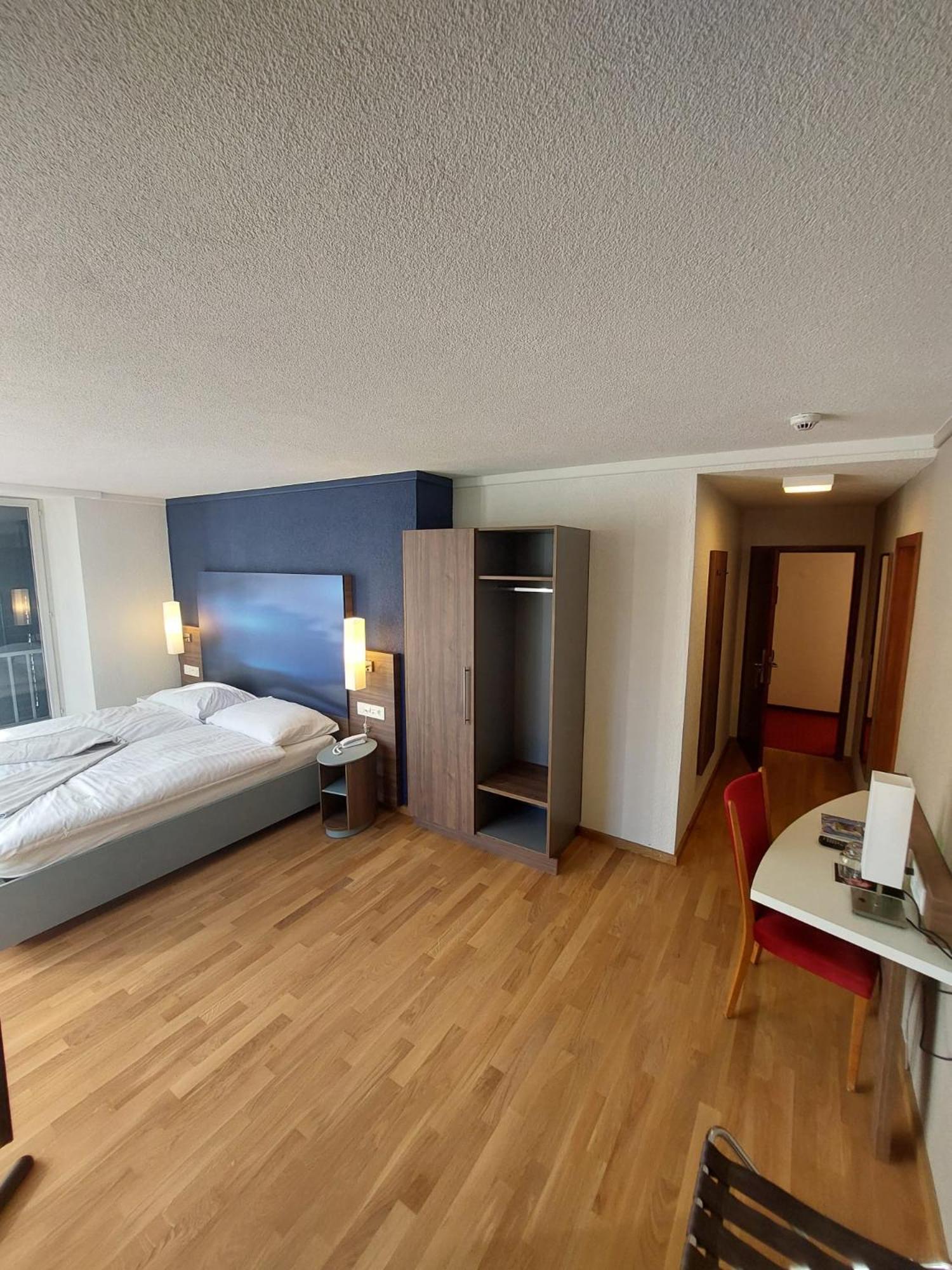Hotel Post Glarnerhof Glarus Exterior foto